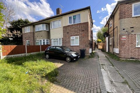 2 bedroom ground floor maisonette for sale, Fullwell Avenue, Ilford, Essex