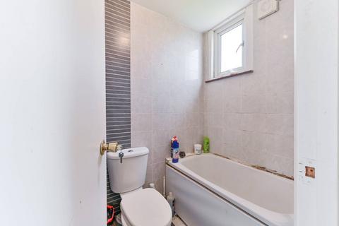 Studio for sale, South Norwood Hill, South Norwood, London, SE25