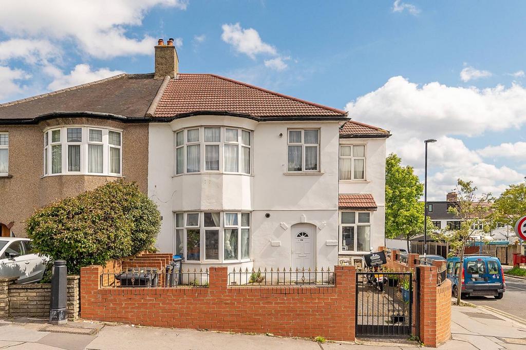 South Norwood Hill, Crystal Palace... 1 bed flat for sale £250,000