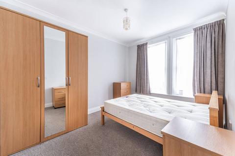 2 bedroom flat to rent, Freeland Road, Ealing, London, W5