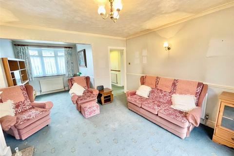 2 bedroom bungalow for sale, Eastwood Old Road, Leigh-on-Sea, Essex, SS9
