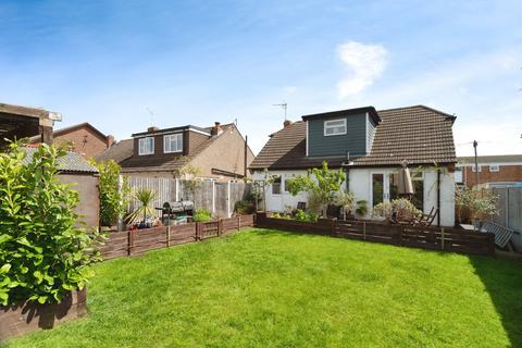 3 bedroom detached house for sale, Warwick Drive, Rochford, SS4