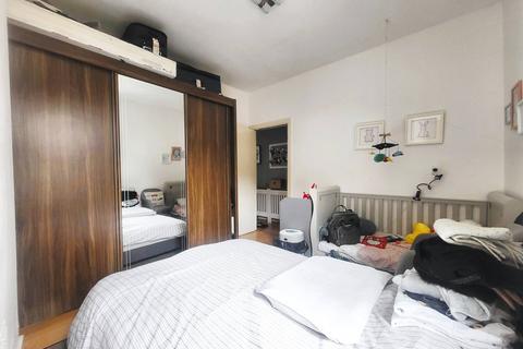 2 bedroom ground floor maisonette for sale, College Road, London SW19