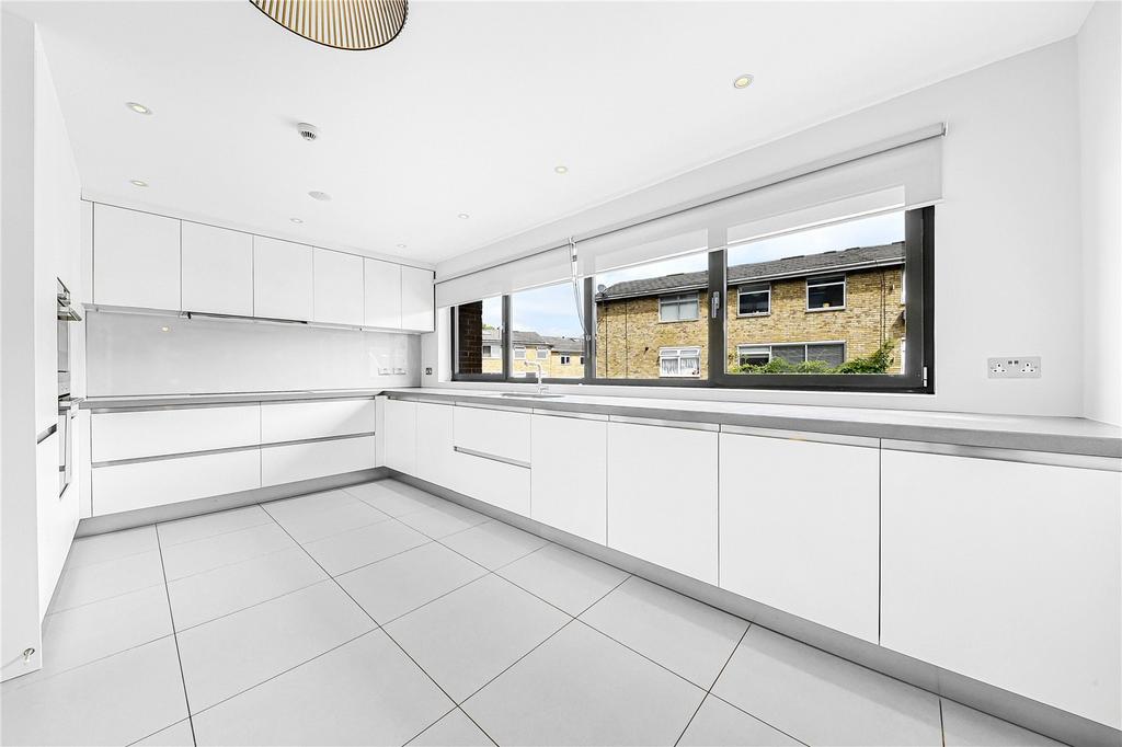 Eat-In Kitchen