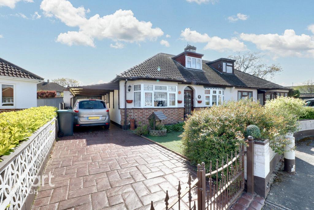 Lympstone Close, WestcliffonSea 3 bed semidetached house for sale