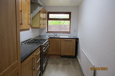 2 bedroom semi-detached house to rent, Callis Road, Bolton BL3