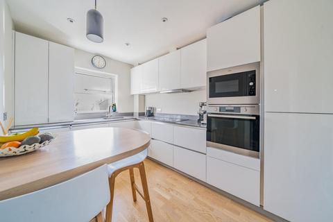 2 bedroom flat for sale, Malthouse Drive, Chiswick