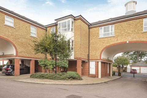 2 bedroom flat for sale, Malthouse Drive, Chiswick