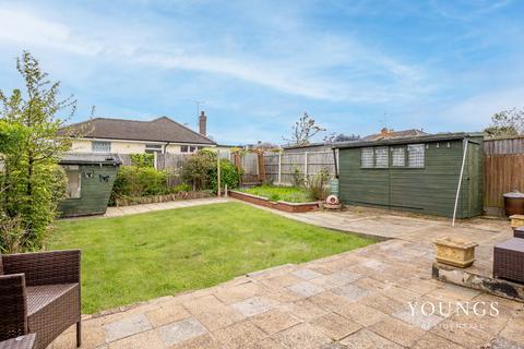 2 bedroom semi-detached bungalow for sale, Woodside, Leigh-On-Sea, SS9