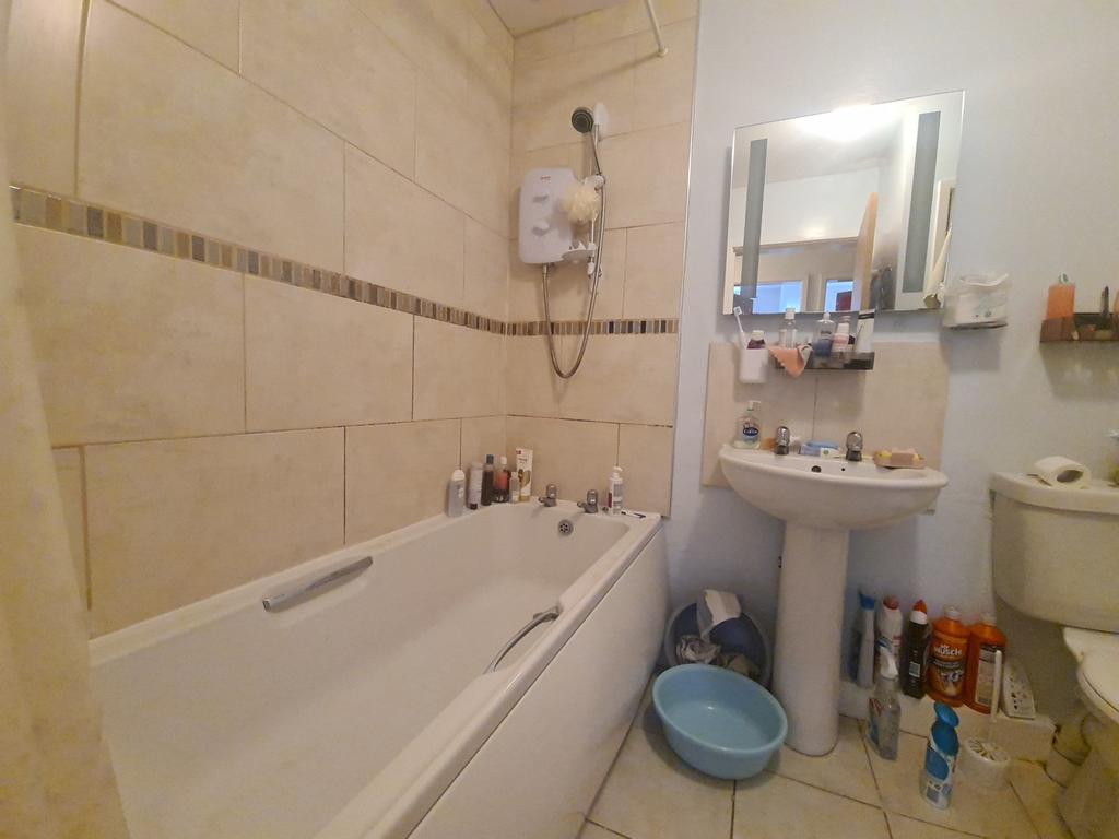 Apartment in Leeds - View 4