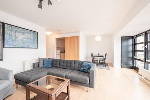79/2 Shore, Edinburgh, EH6 6RG