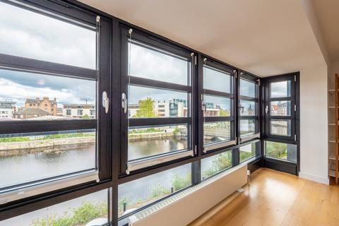 79/2 Shore, Edinburgh, EH6 6RG