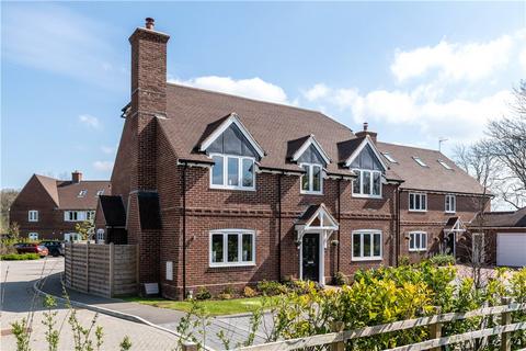 4 bedroom detached house for sale, Fox Heath Gardens, Cane End, Reading