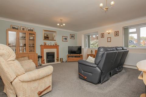 3 bedroom detached house for sale, High Acres, Banbury