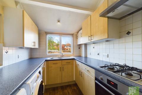 2 bedroom terraced house to rent, College Glen, Maidenhead, Berkshire, SL6