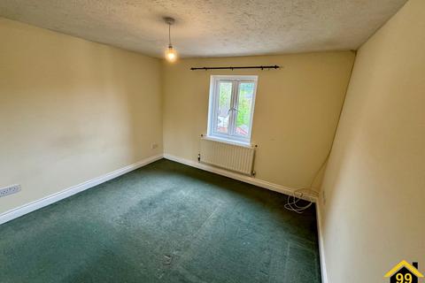 4 bedroom semi-detached house to rent, Mariners Way, Paignton, Devon, TQ3