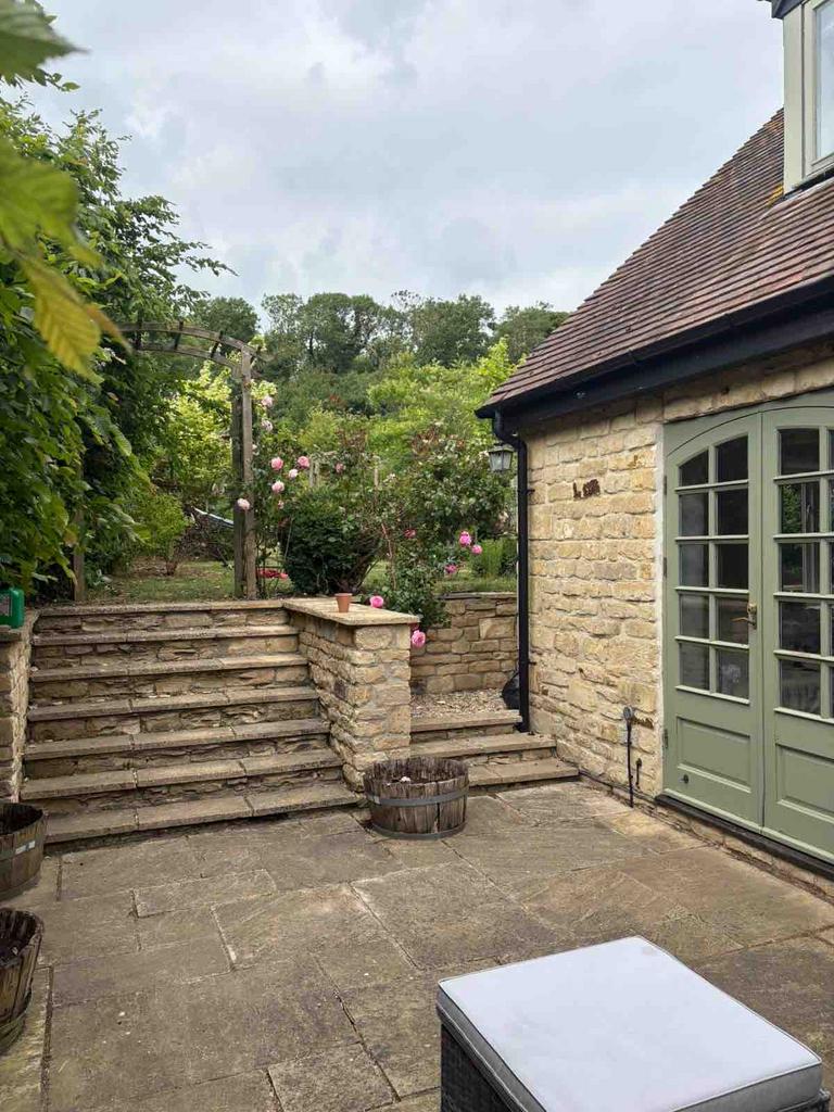 3 bedroom Cottage for rent