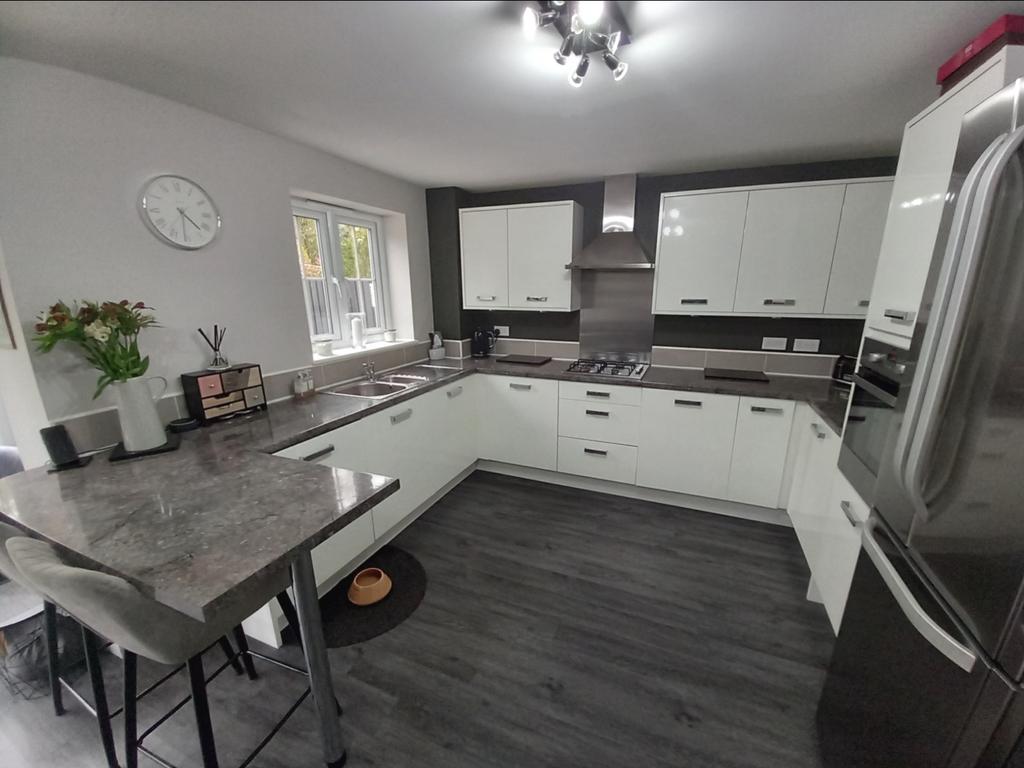 Dining kitchen