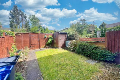 3 bedroom terraced house for sale, Leicester Close, Kettering, NN16