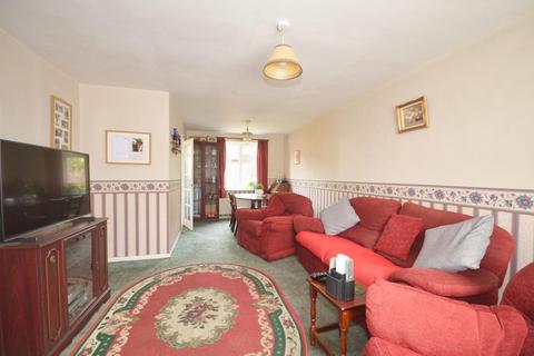 4 Leicester Close, Kettering, NN16 8EZ