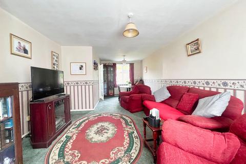 4 Leicester Close, Kettering, NN16 8EZ