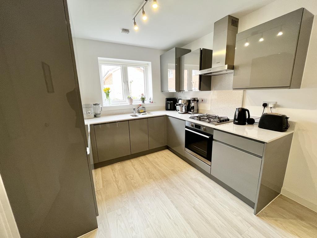Kitchen   Dining Area