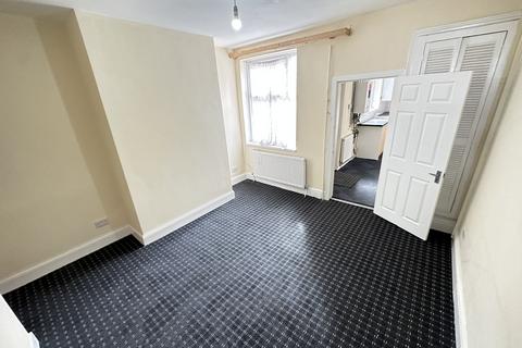 2 bedroom terraced house to rent, Santley Street, Manchester, M12