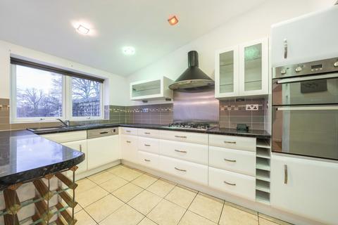 108 Envis Way, Fairlands, Guildford, GU3 3NL