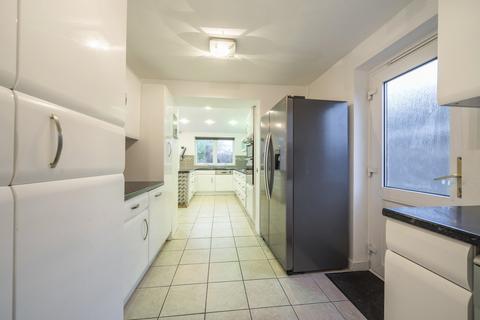108 Envis Way, Fairlands, Guildford, GU3 3NL