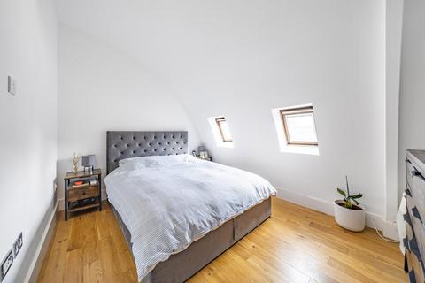 2 bedroom flat for sale, Corben Mews, Battersea