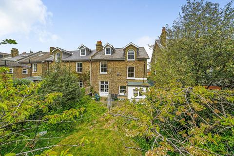 15 Effingham Road, London, SE12 8NZ