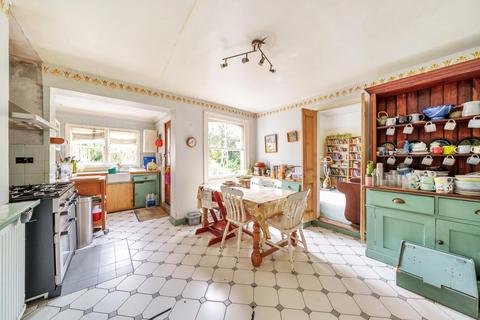 15 Effingham Road, London, SE12 8NZ