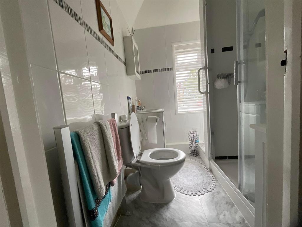 Shower Room *