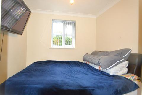 undefined, Worcester Gardens, Slough, Berkshire, SL1
