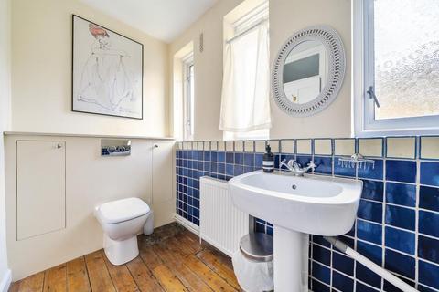 19 Avondale Park Gardens, London, W11 4PR
