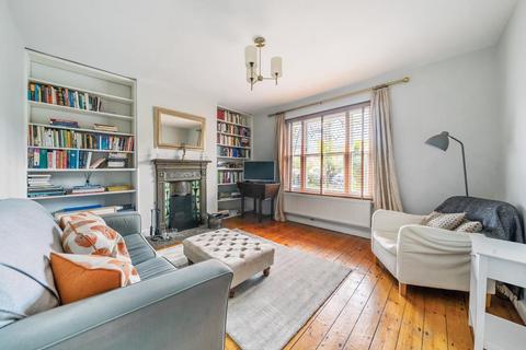 19 Avondale Park Gardens, London, W11 4PR