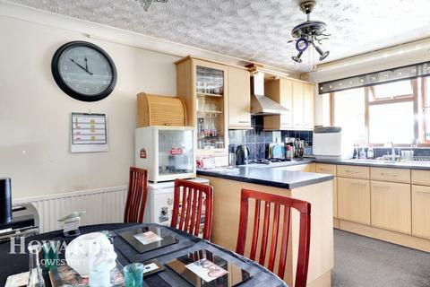 5 bedroom semi-detached house for sale, Teesdale, Lowestoft