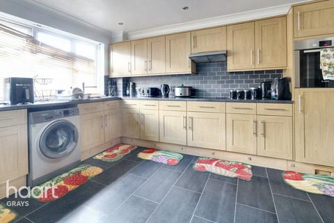 5 bedroom end of terrace house for sale, Rapier Close, Purfleet