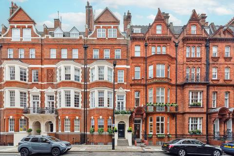 7 bedroom terraced house to rent, Green Street, London, London, W1K