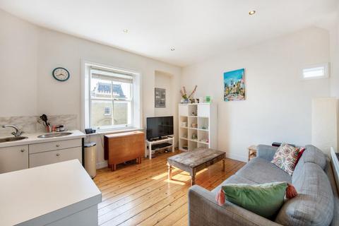 1 bedroom flat to rent, Clapham Common North Side, London SW4