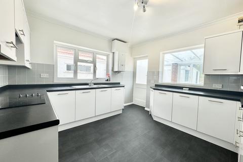 2 bedroom detached bungalow to rent, Botany Road, Broadstairs