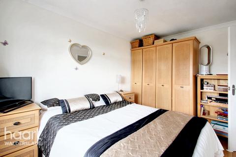 2 bedroom end of terrace house for sale, Bader Crescent, Chatham