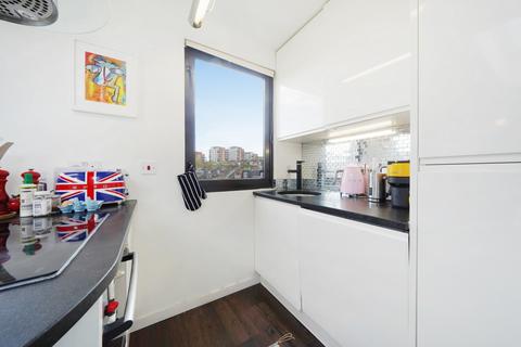 3 bedroom duplex for sale, Hemstal Road, West Hampstead, NW6