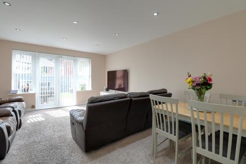 3 bedroom end of terrace house for sale, Bath Road, Burnham SL1