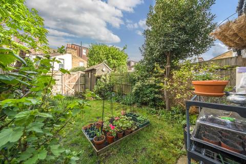 27 Grove Road, London, SW19 1BL