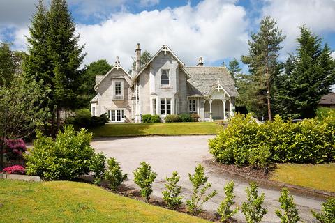 6 bedroom detached house for sale, Springhill Road, Peebles, Scottish Borders, EH45