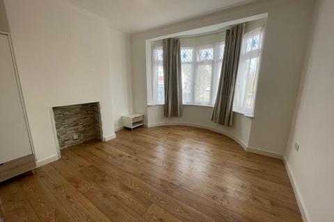 1 bedroom flat to rent, Firs Lane, Palmers Green