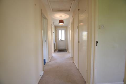 3 bedroom bungalow to rent, Ashenground Close, Haywards Heath RH16