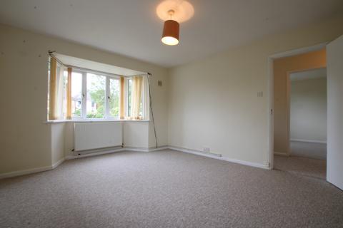 3 bedroom bungalow to rent, Ashenground Close, Haywards Heath RH16