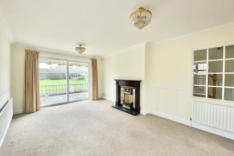 5 bedroom detached house to rent, 23 Ferringham Lane, Worthing, BN12 5NB